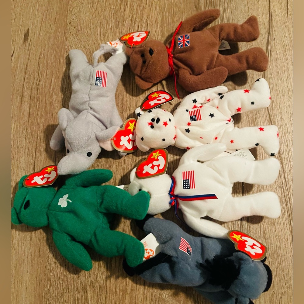 Bundle of Teenie Beanies.